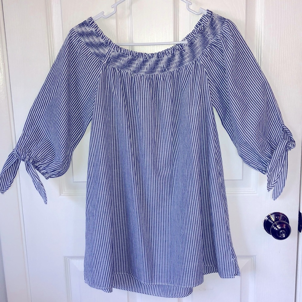 Crown & Ivory Off-the-Shoulder Flowy Top – Blue & White, 3/4 Sleeve, Summer Chic